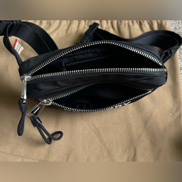 BURBERRY belt bag. Unisex cannon crossbody belt bag - Picture 4 of 6